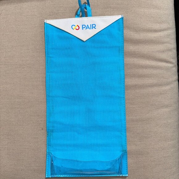 Pair Eyewear Magnetic Wall Hanger (#2) - Picture 1 of 1